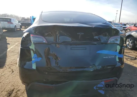 2024 Tesla Model Y from USA, damaged, VIN 7SAYGDEE5RA270382